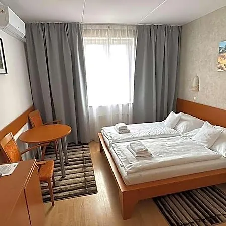 Rose Hotel