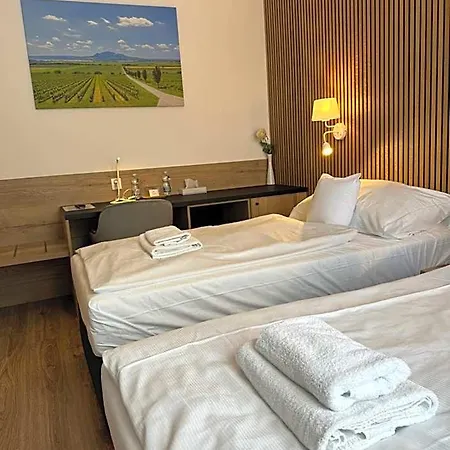 Rose Hotel