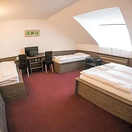 Rose Hotel 3*
