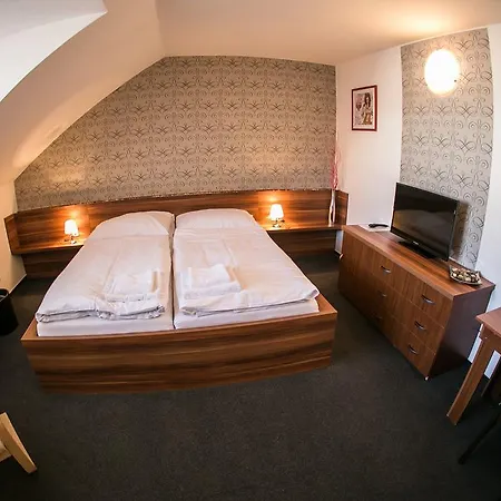 Rose Hotel Brzecław